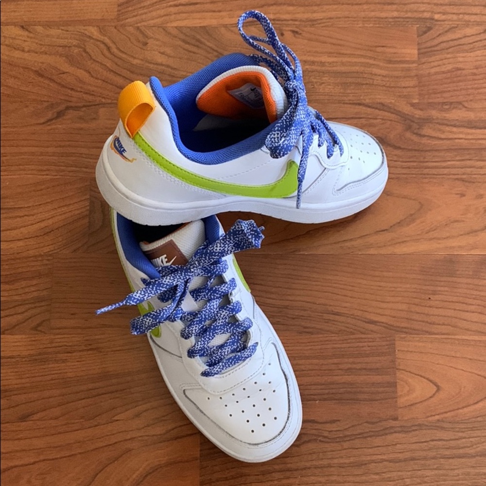 Nike Court Borough Low 2  white kids sneaker 4Y